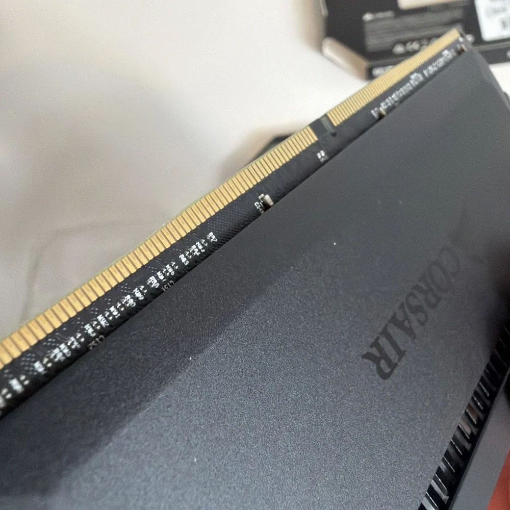 Corsair Dominator Platinum RGB 32GB (2x16GB) DDR4 RAM 3466MHz CMT32GX4M2C3466C16